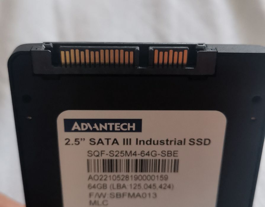 Vând SSD 64GB - SATA 3 - Type MLC 2,5" - 6Gbit/s, Sigilate, Noi!!