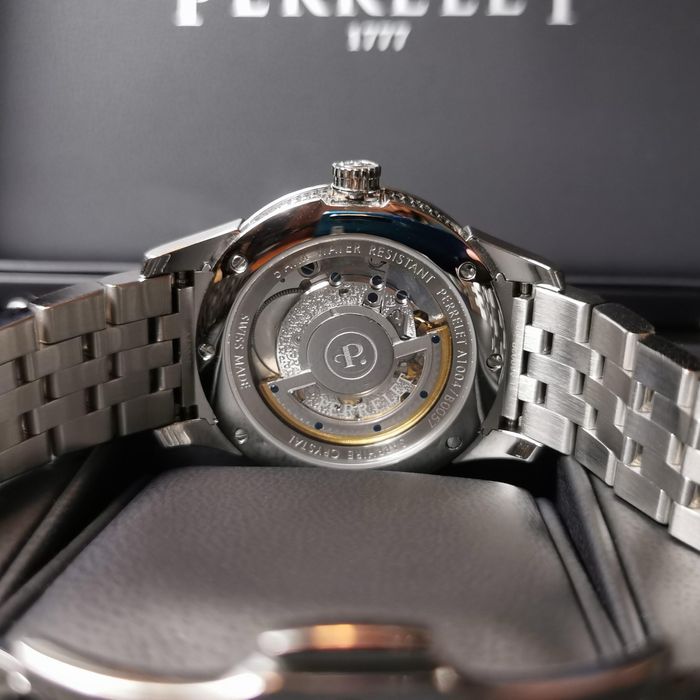 Часовник Perrelet  power reserve A1004