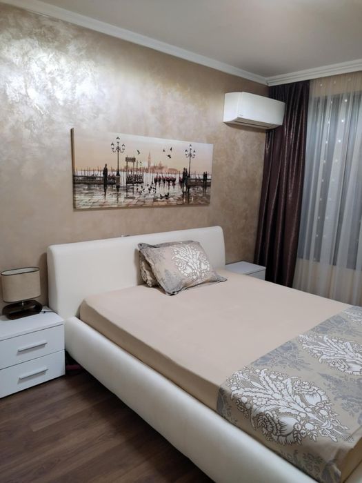 Продава се Тристаен апартамент в Бургас, Сарафово - 116 кв.м за 1983 €/кв.м - Снимка #16