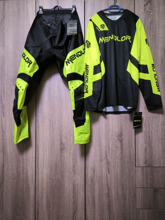 Мото екипи Fox и Mendlor