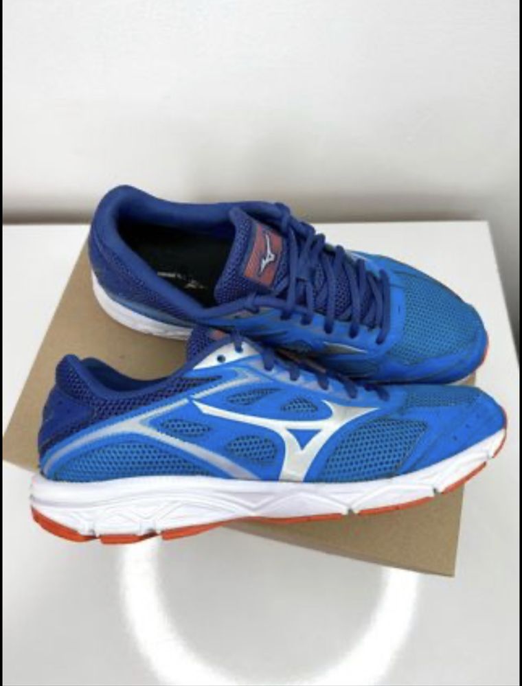 Mizuno Running (42.5) Маратонки