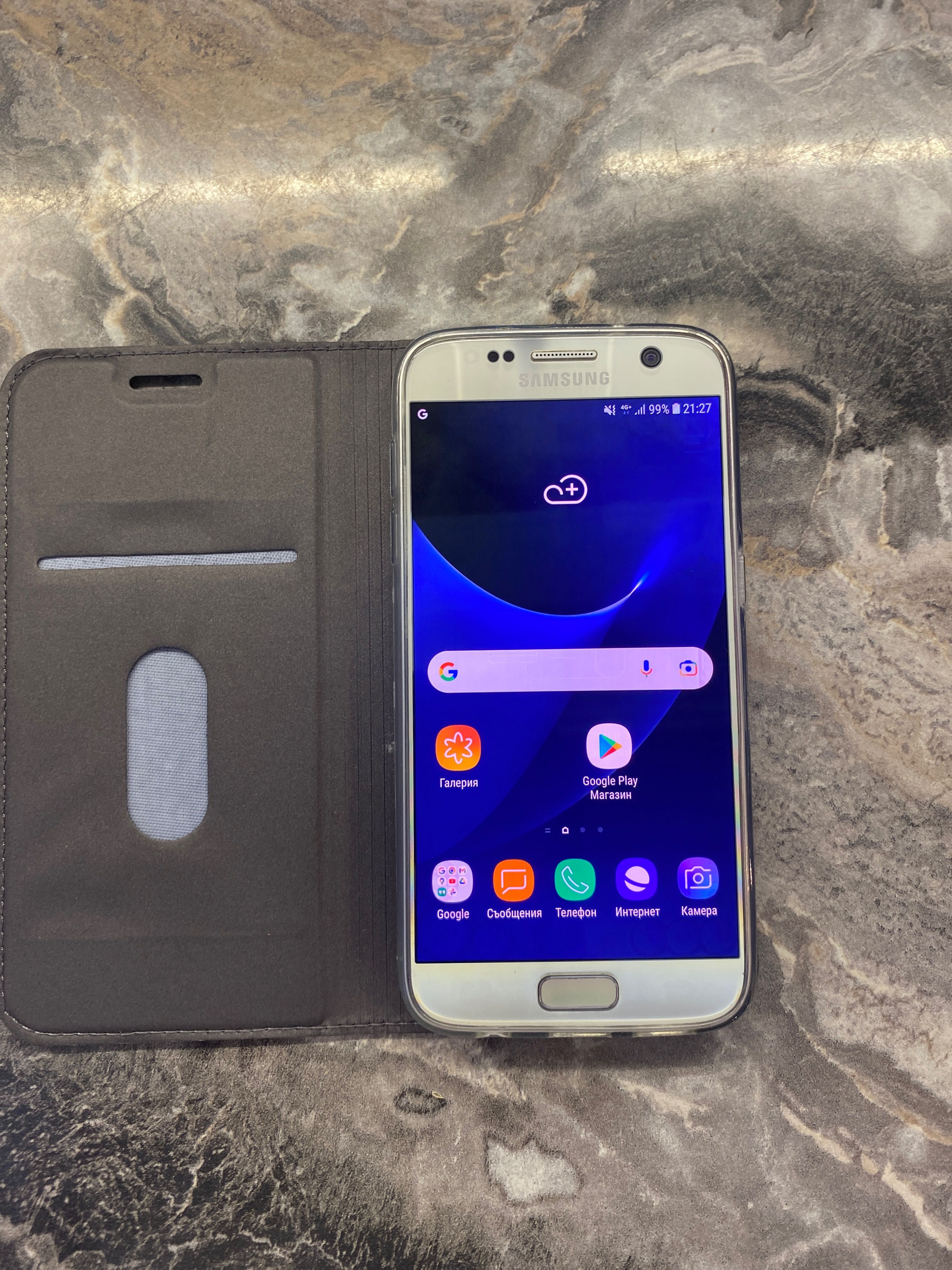 Samsung galaxy S7  (като нов, използван от човек, който с пази тел..