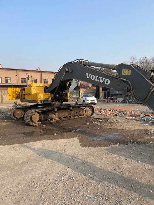 Продаётся гусеничный экскаватор марки "VOLVO"