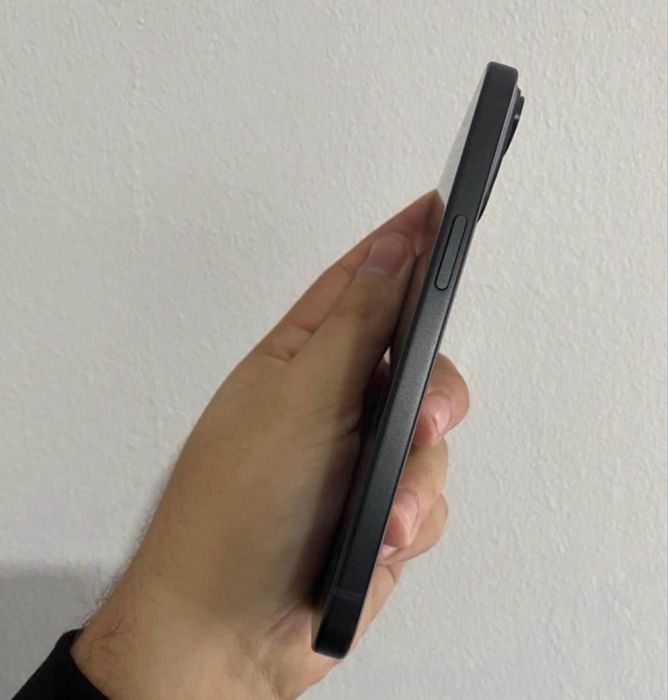 iPhone 15  92% Bateria  128 GB