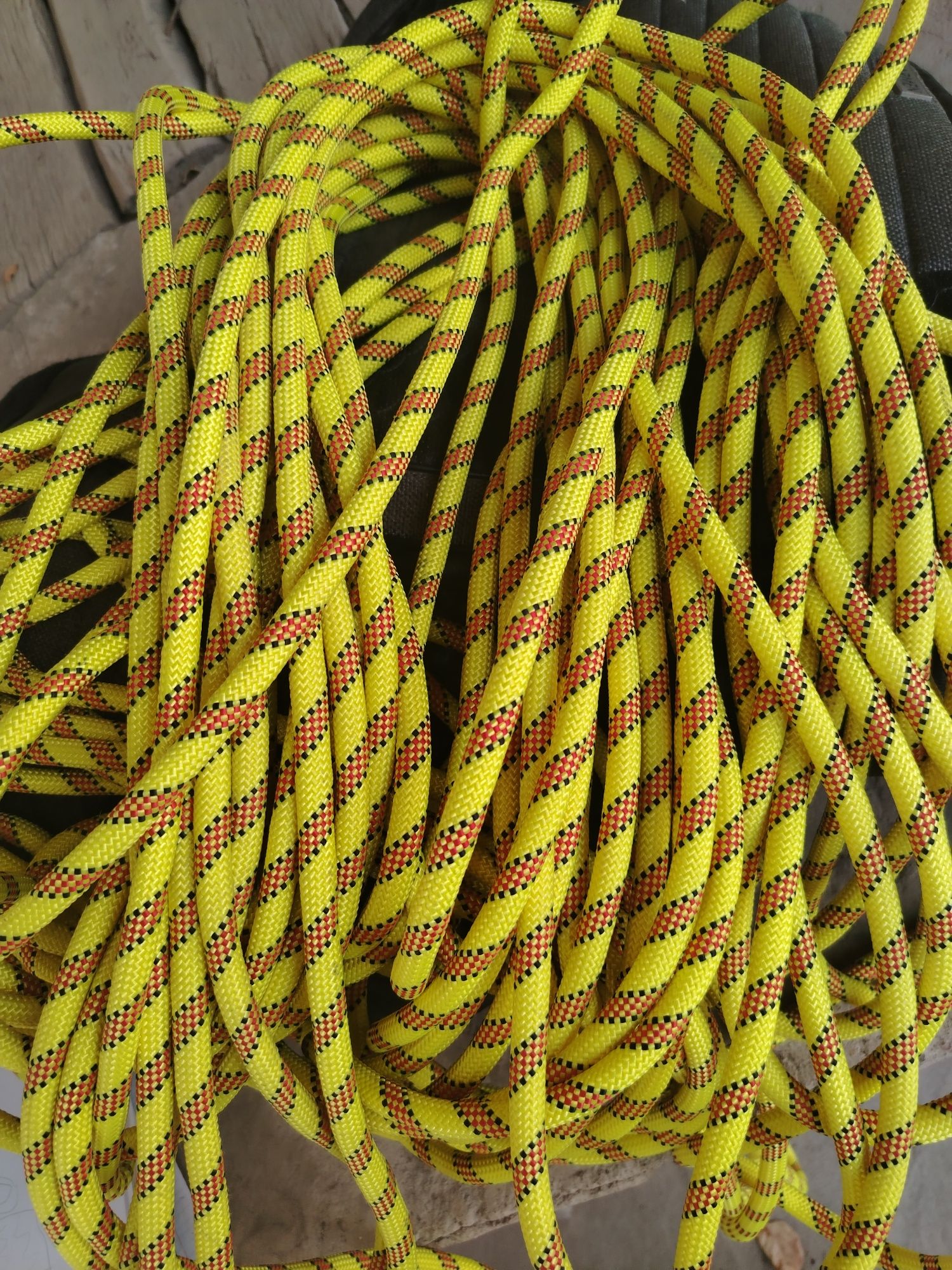 Alpiniz anjomlari