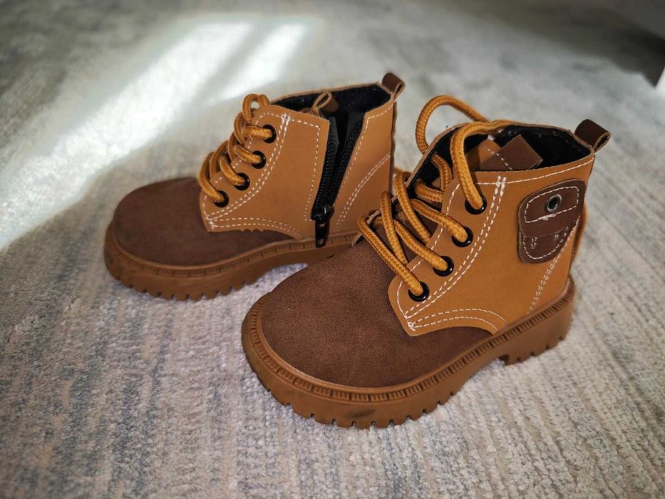 Детски боти 23ти номер и пантофи 27ми номер