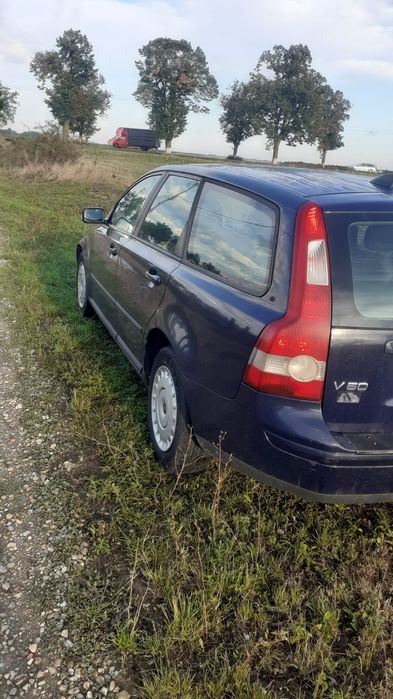 Vand caroserie volvo v50 1,6 diesel 2006 motor defect sau pe piese.
