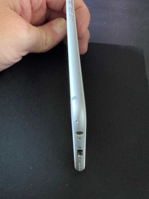 iPhone 6 16GB – запазен, батерия 83%, без забележки + 8 калъфа подарък