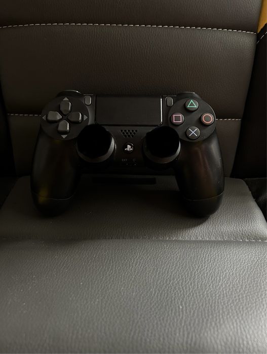 PlayStation 4 контролер