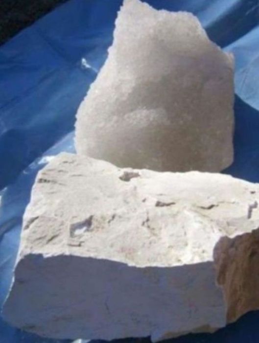 Var bulgăr și sare naturală pentru dezinfecție fântâni