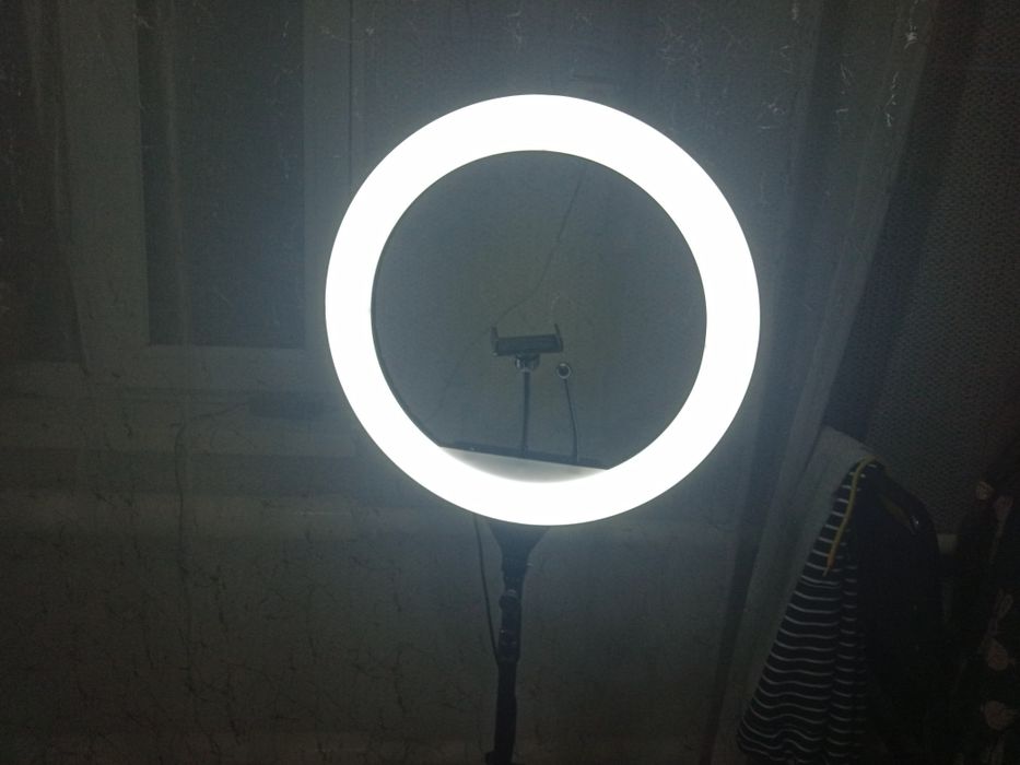 колцевая лампа в хорошем состоянии