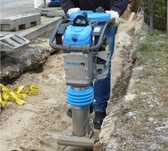 Inchiriez compactor, mai pamant, cangur