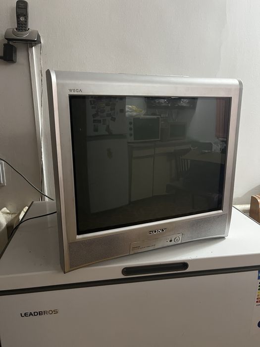 Телевизор б/у продам