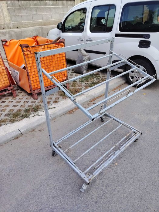 Стелаж с колелца за зеленчуци