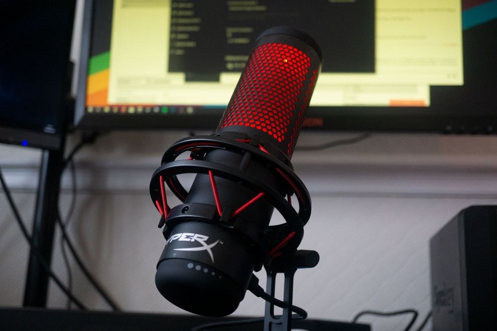 HyperX Quadcast S микрофон продается сотилади