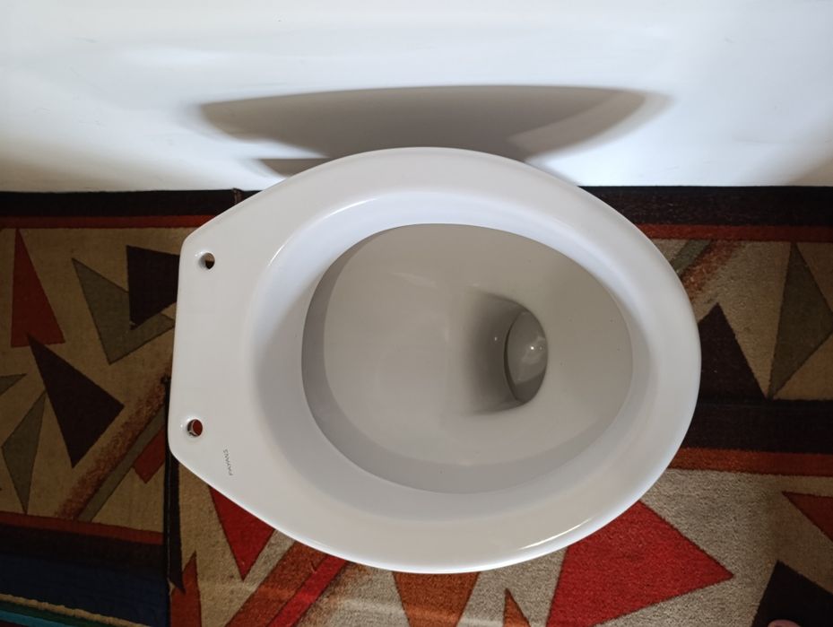 Продавам моноблок тоалетна + умивалник