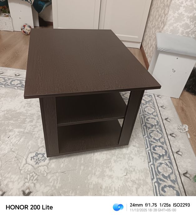 продам новый журнальный столик  хорошего качество