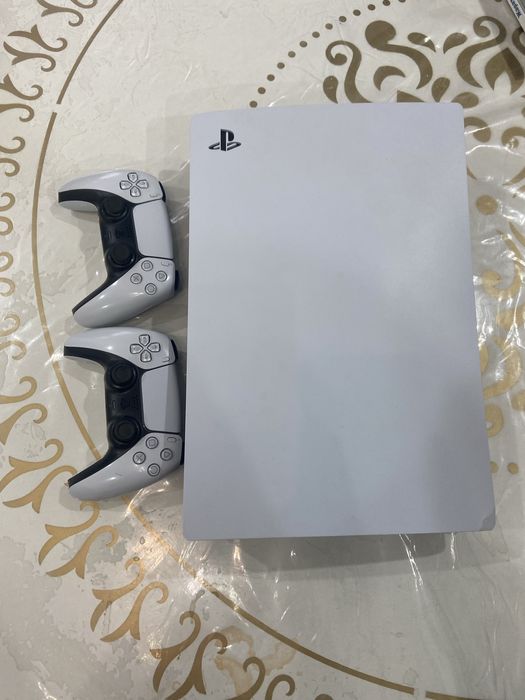 Продам Playstation 5 в отличном состоянии