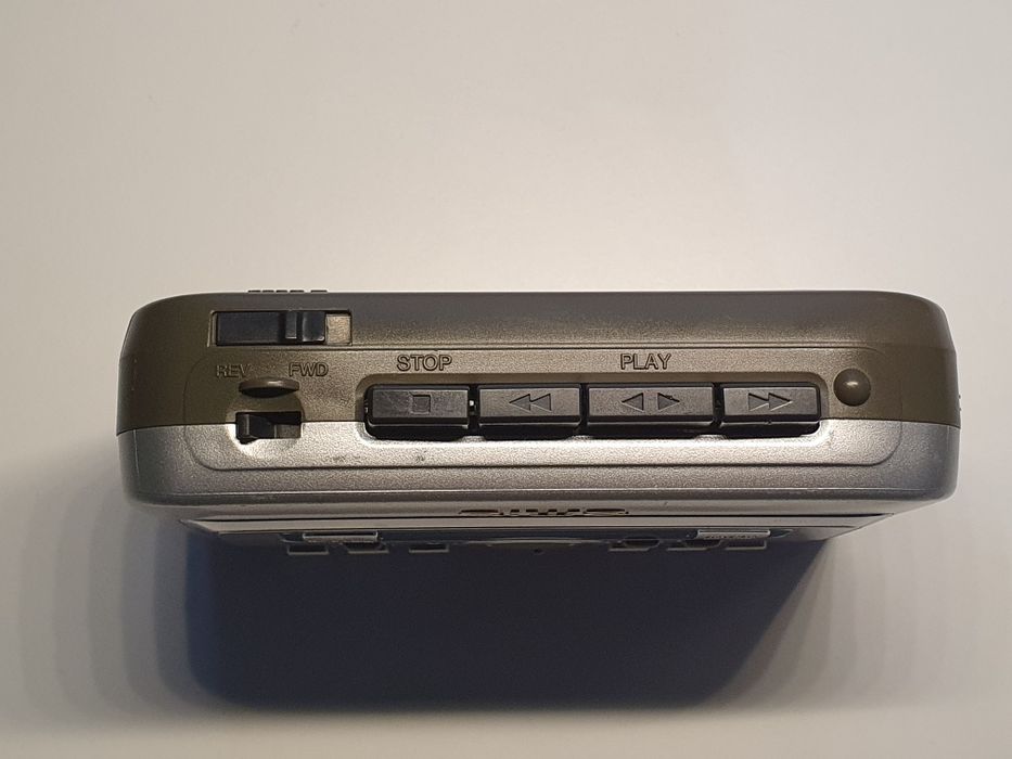 Walkman Aiwa autorevers cu radio