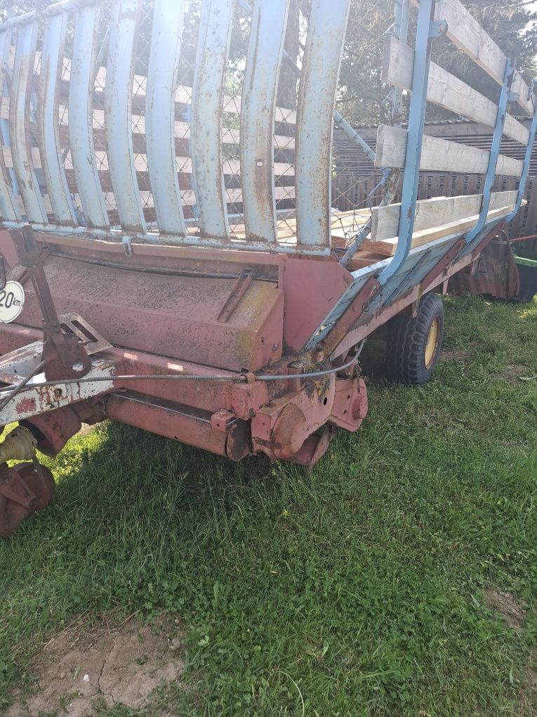 Utilaje. Greble adunat împrăștiat fin