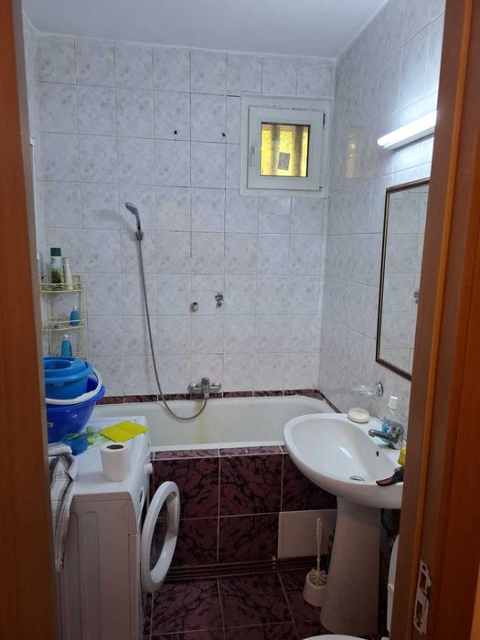 Proprietar, 3 camere in Vila (nr 31), Pajura, str Presei, renovat,et 2