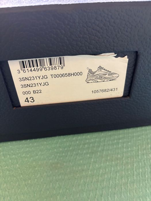 Dior b22 чисто нови