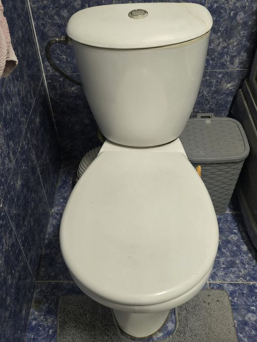 Продам унитаз б.у