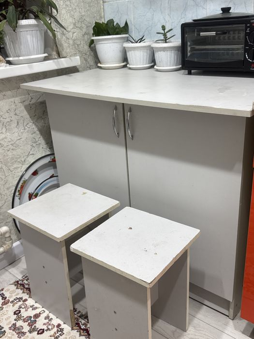 Стол со стулями для кухни за 3тыс