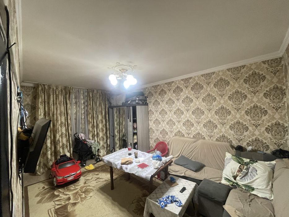 Продаю 4х комнатнаю на 1 этаже