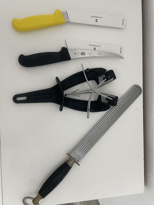 Vand cutite 15 noi si clacuri