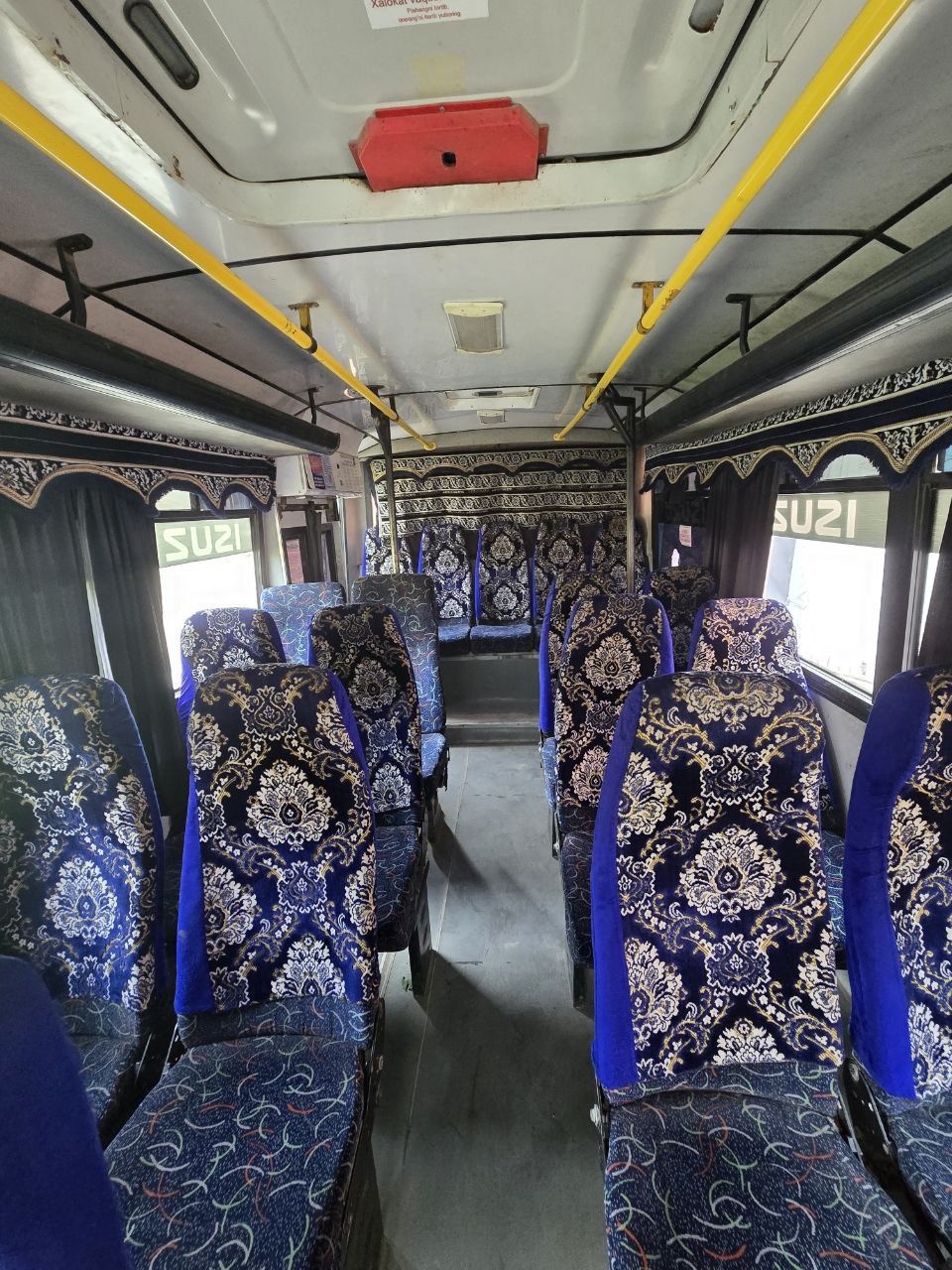 Исузу NP26 автобус