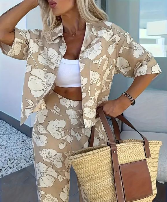 Комплект панталон с риза. Флорален