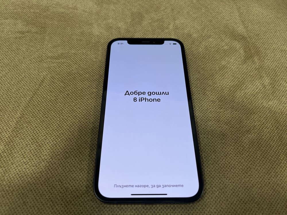 Iphone 12 64 GB 5G с подарък 5 калъфчета