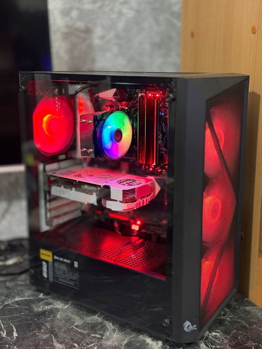 Core i7 7700K/ RX580 8 GB/16gb Operativka 512 gb Nvme / Z270 Plata