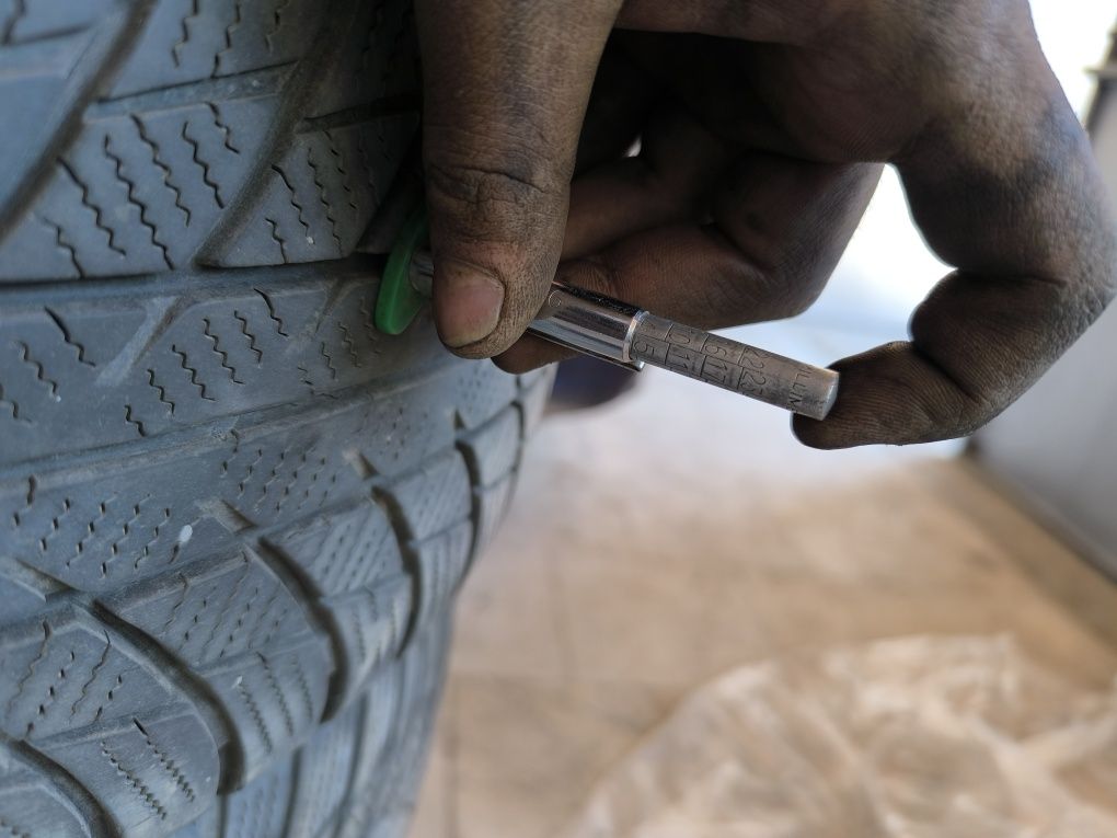 Bridgstone 225/50 R17  -зимни гуми