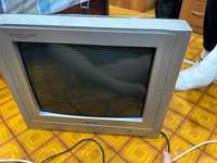 Старый телевизор в рабочем состоянии