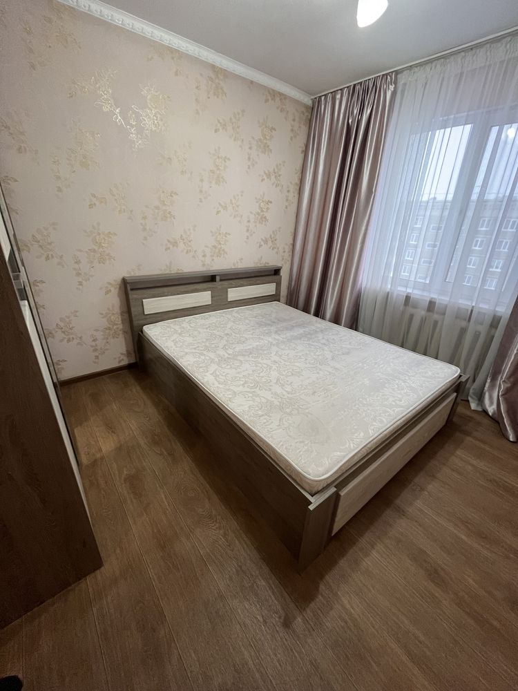 Шторы в комнату в отличном состоянии
