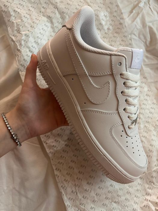 Vând af1 noi nepurtati