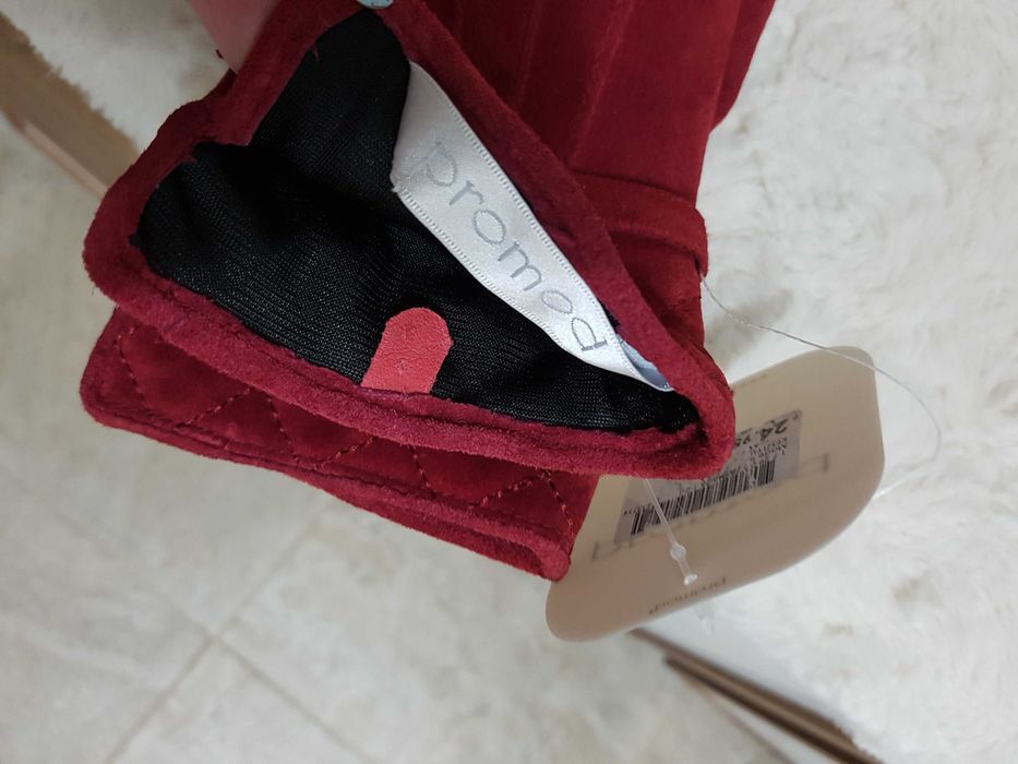 Дамски ръкавици, от естествена кожа и велур.