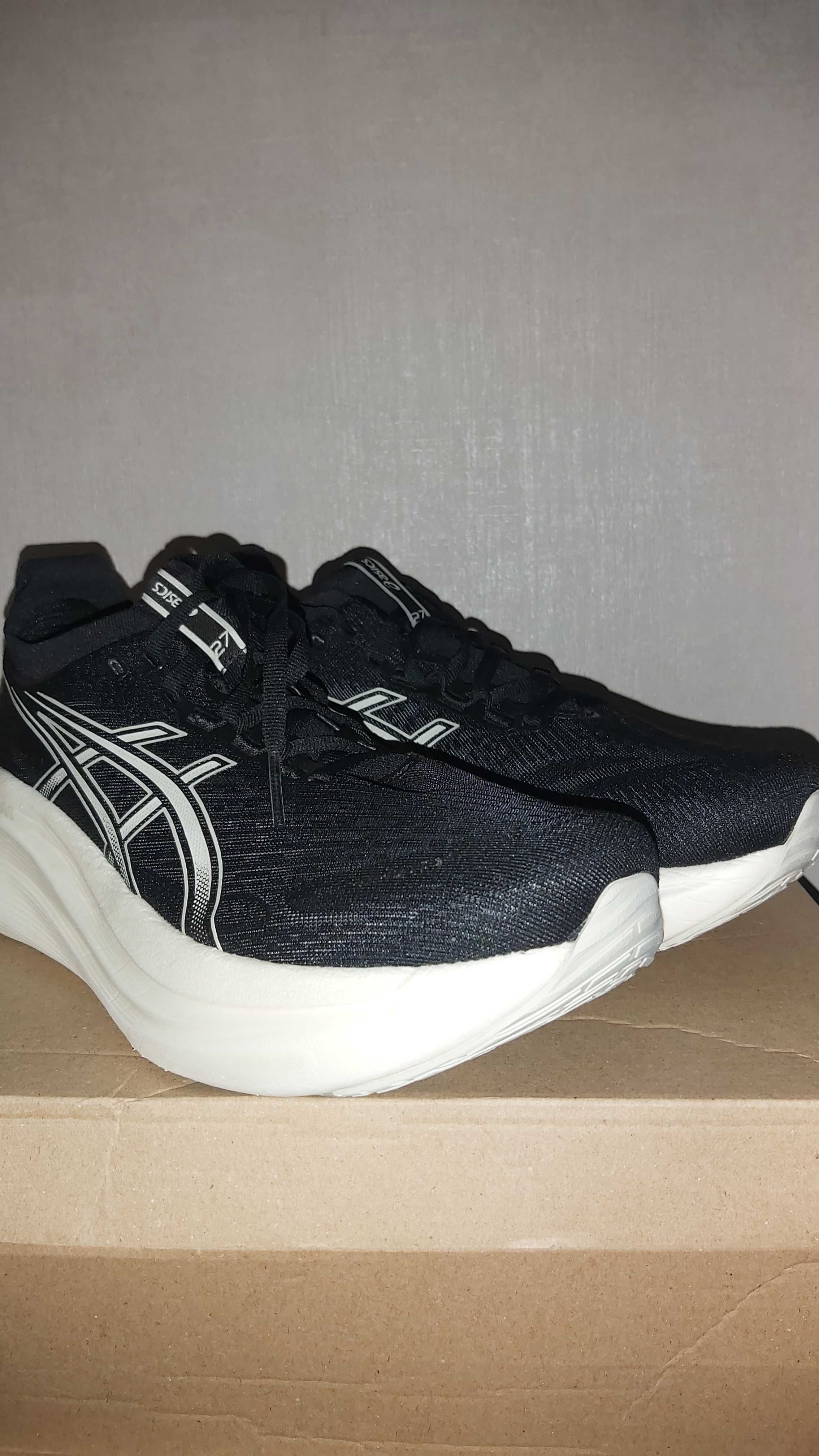 Asics Gel-Nimbus 27 - Номер 40