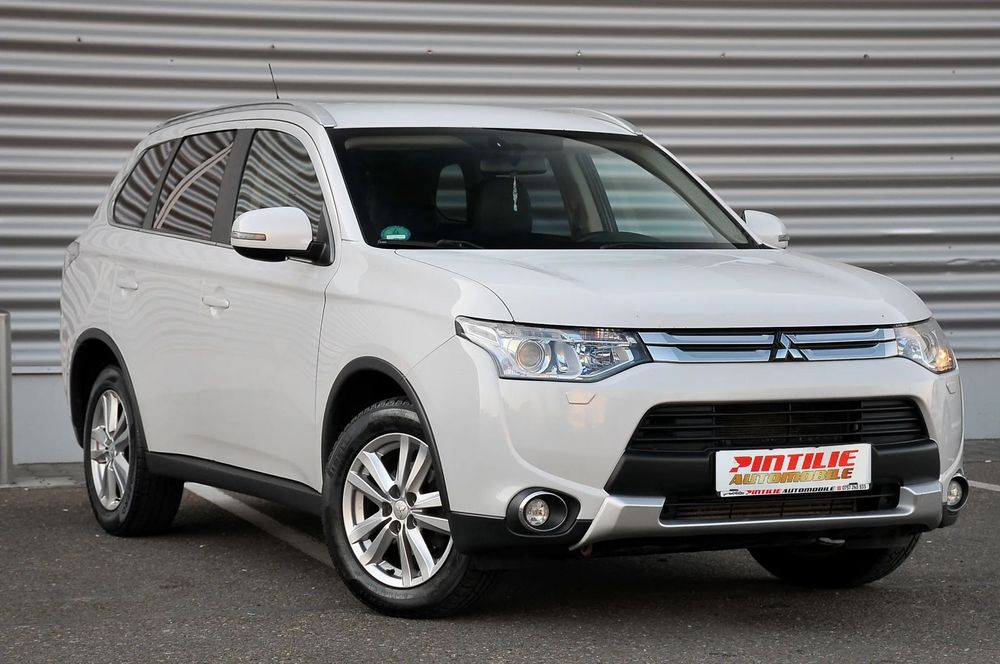 Mitsubishi Outlander 4x4 decuplabil /Navigatie /Piele /Keyless /7 Locuri