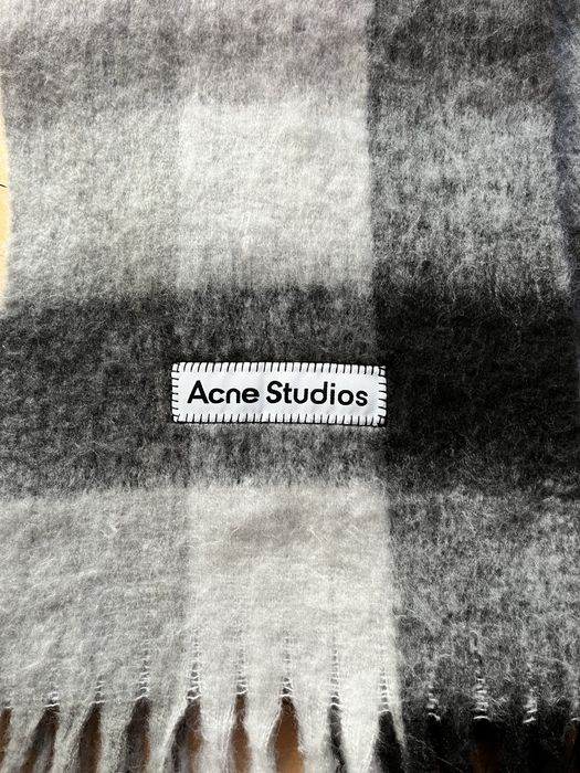 Fular Acne Studios