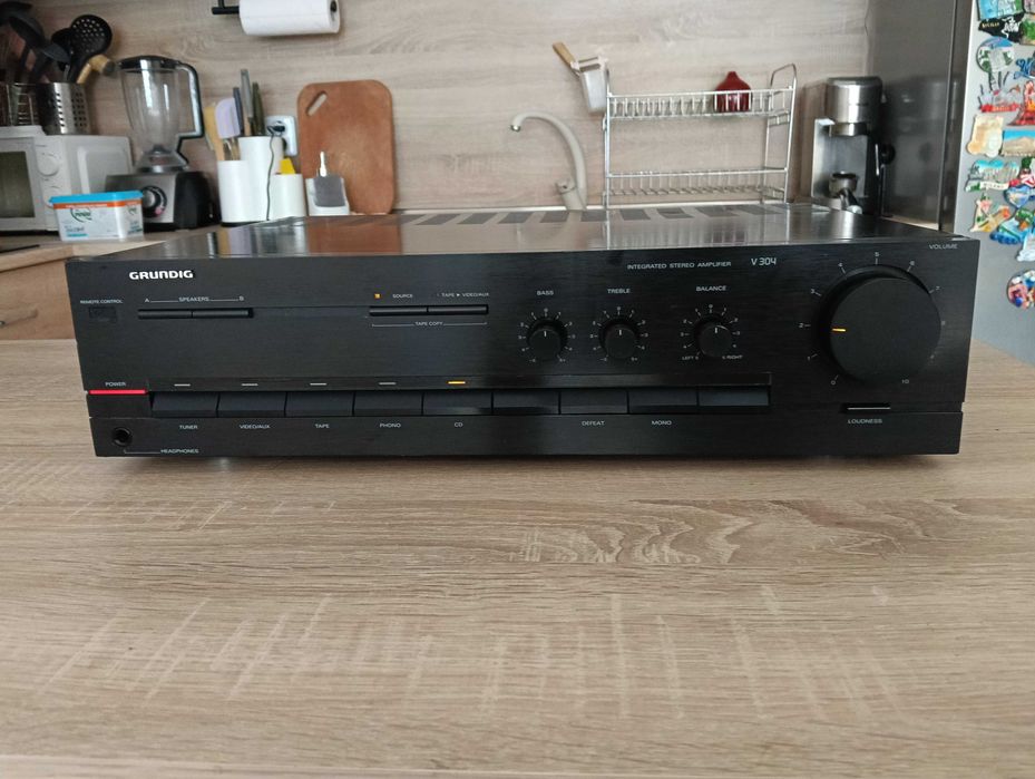 Усилвател Grundig V304 2x75W с дистанционно