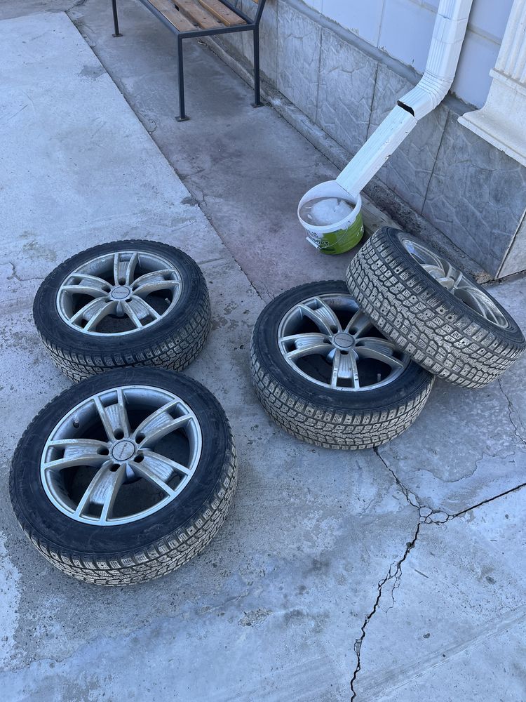 продам зимние шины с дисками