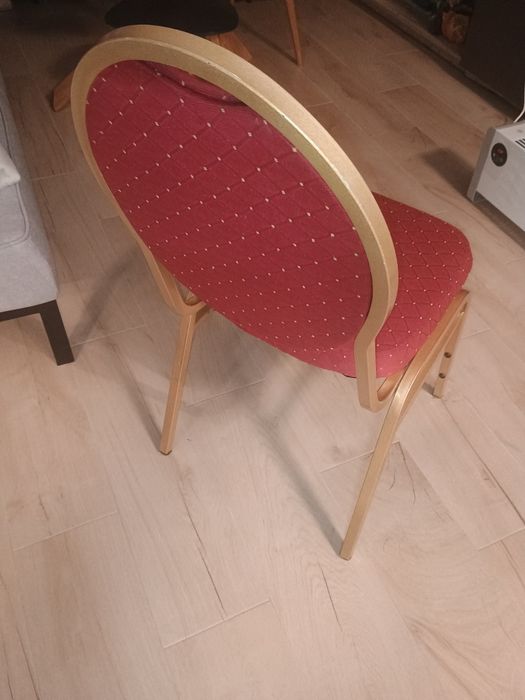 Scaune pentru living ,4 scaune cu cadru metalic,auriu cu stofa roșie