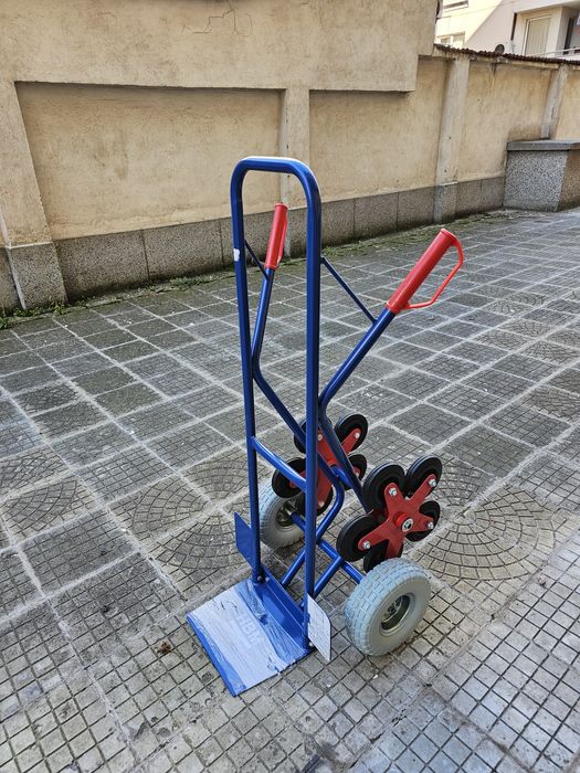 Товарна количка за стълби 150 кг