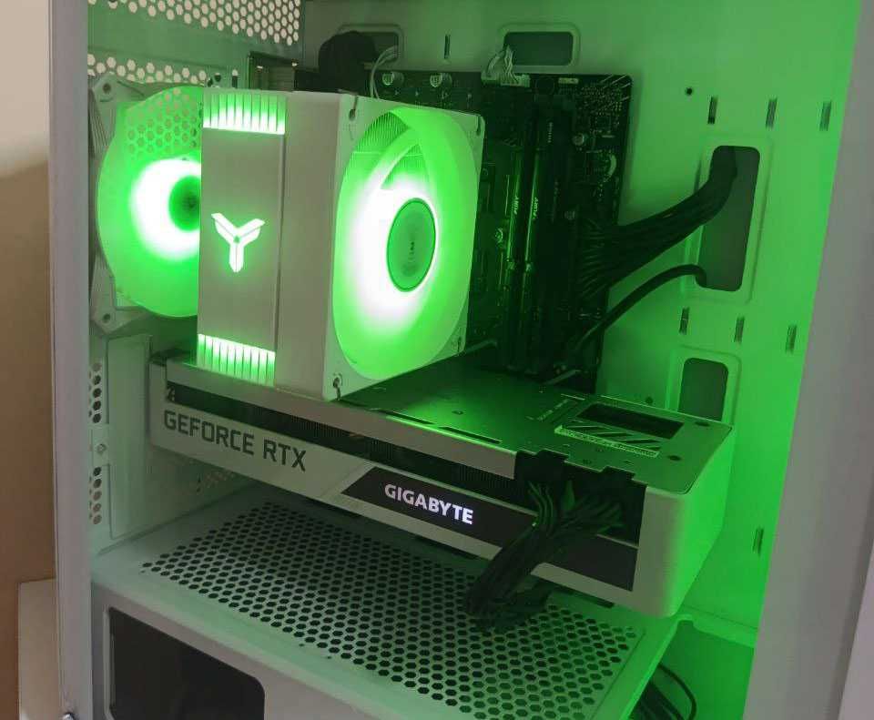 Core i5-14400F/DDR5 RAM 5600 MHz/GeForce RTX 3070/Samsung Odyssey G7