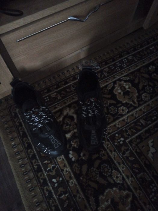 Adidași bărbați cu talpa înaltă stare foarte buna