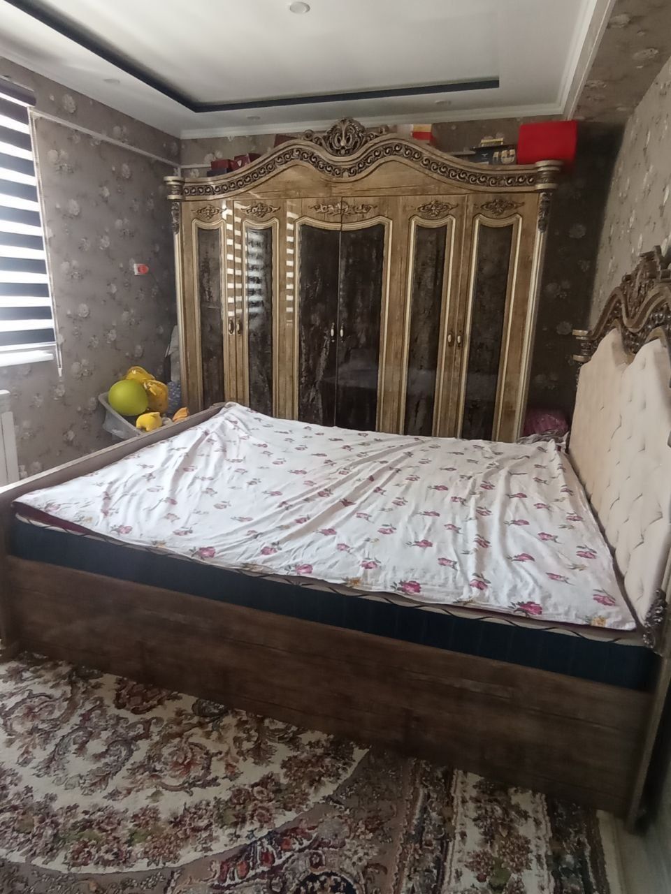 7микрорайонда, 7каватлик лифтлик уйнинг 2каватида, бурчакда, 2хоналик