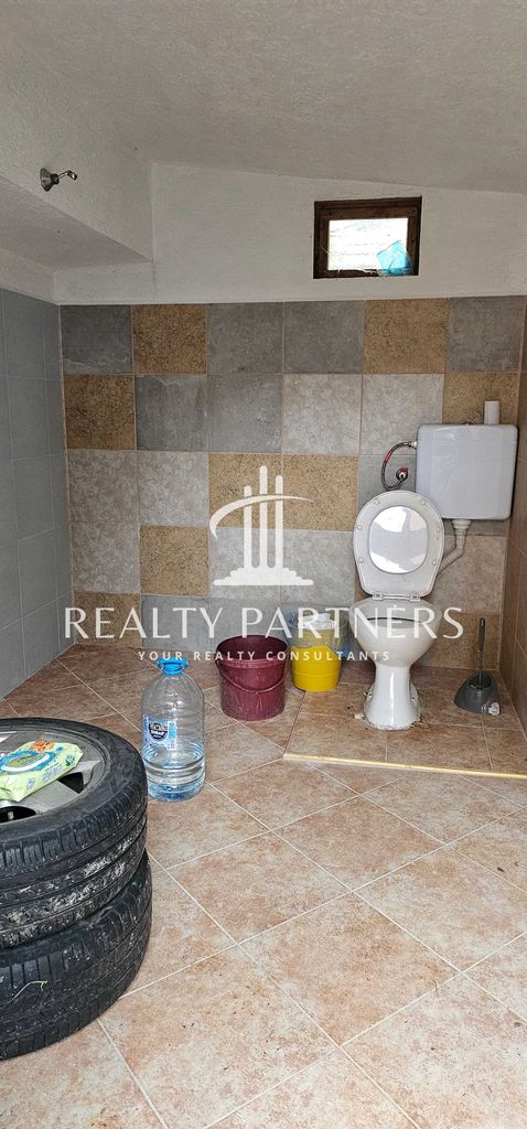 Продава се Къща в с. Ярджиловци, Област Перник - 190 кв.м за 432 €/кв.м - Снимка #4